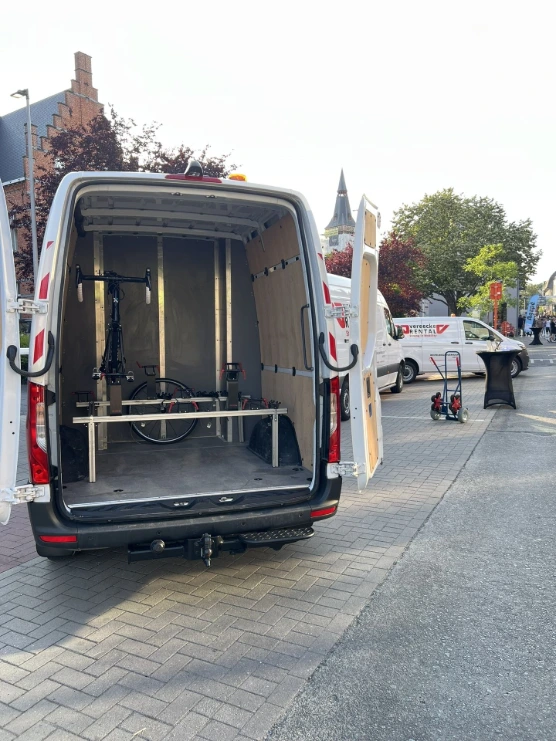 Mercedes Sprinter huren met fietsdrager Aalter — Vereecke Rental