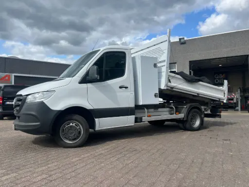 Mercedes Bestelwagen Kipper